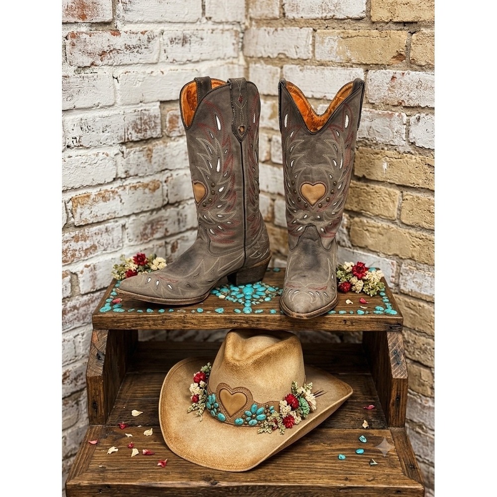 Laredo Leather Heart Cutout Cowboy‎ Boots Distressed boho Western Pointed Toe 7M